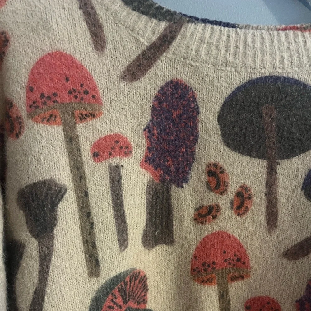 Mushroom Sweater Tan Wool Cotton blend Crewneck knit Pullover Oversized tag:M - Picture 5 of 7